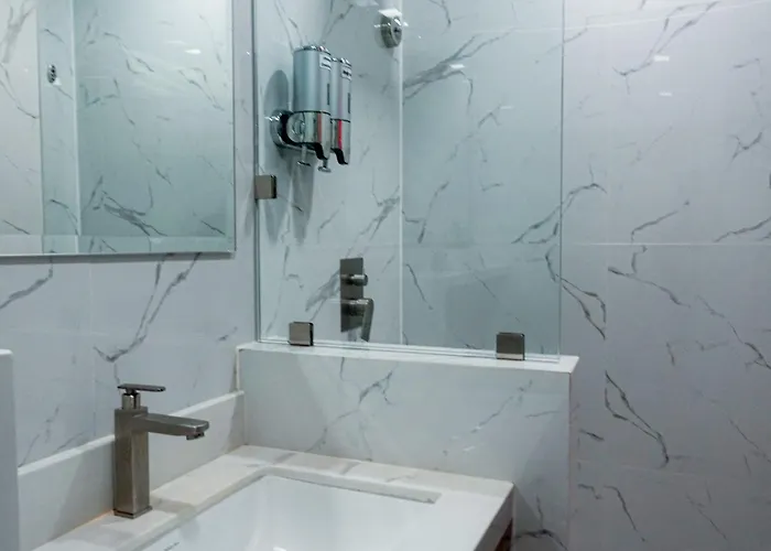 Ymca Makati 3*